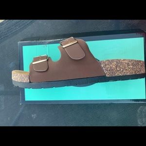 Double-buckle sandals